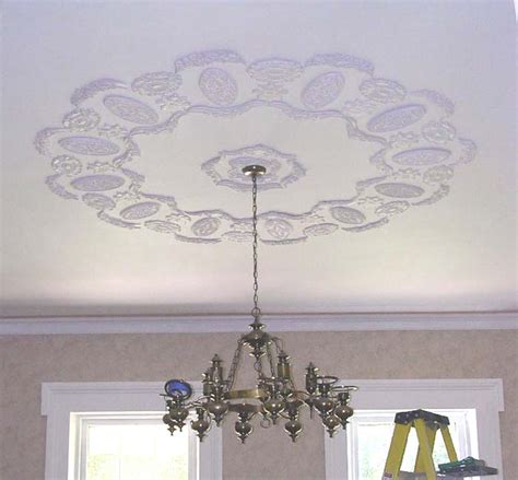 fixing a ceiling medallion